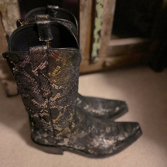 Black lace and gold formal cowgirl boots. - Picture 2 of 2